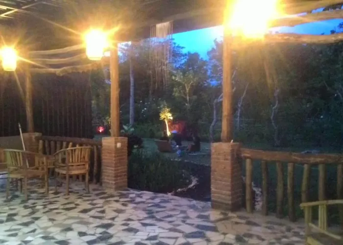 ロッジ Jati Jungle Bungalows